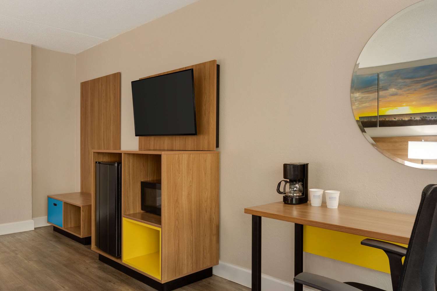 Days Inn by Wyndham Myrtle Beach-Beach Front 7/36