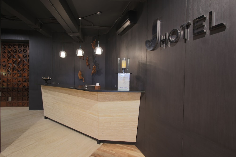 J Hotel Kuta Bali photo5