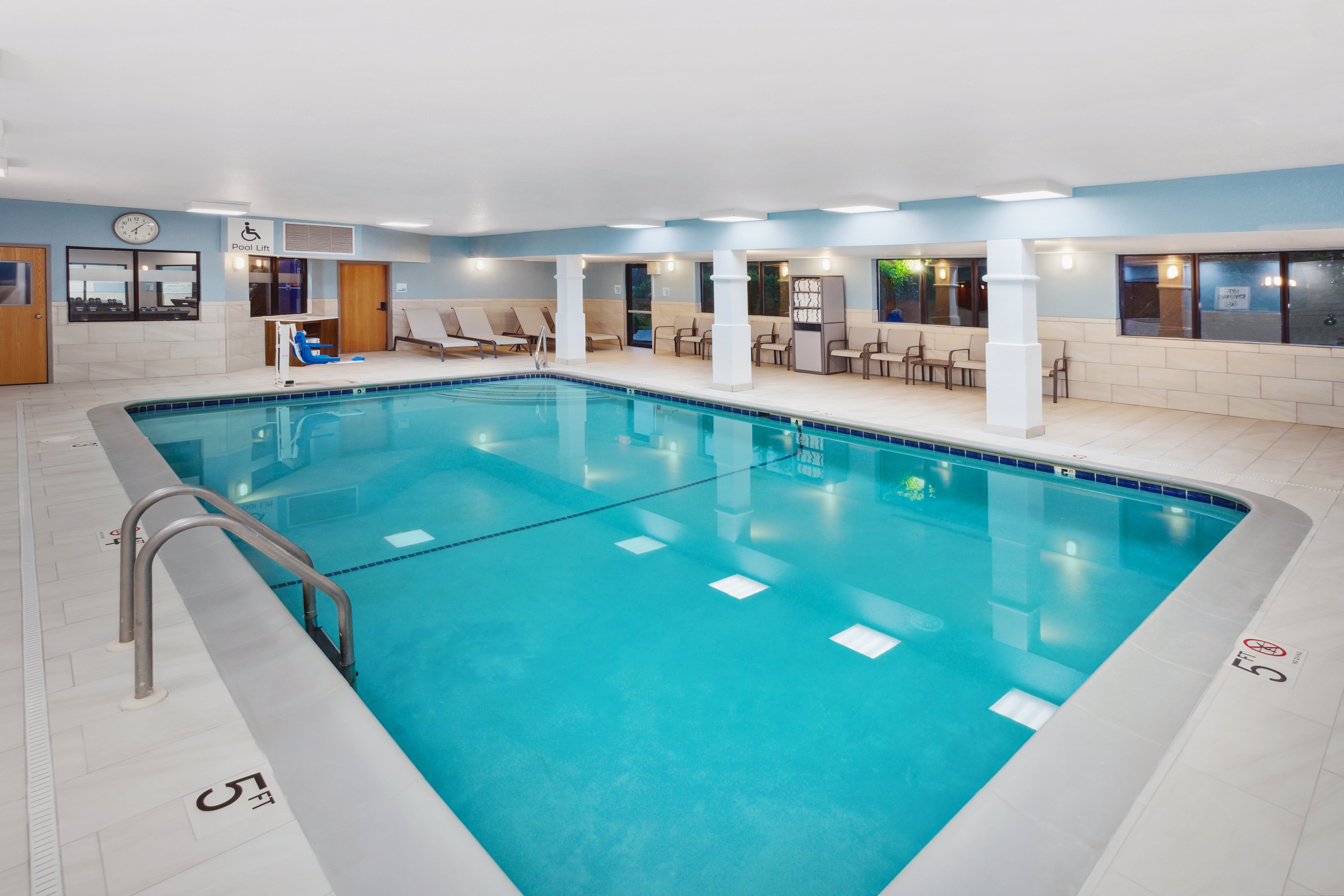 Holiday Inn Express Fremont by IHG 32/50