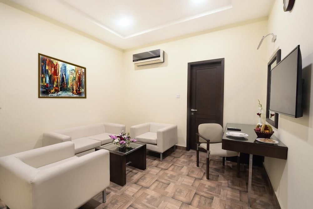 Hotel One Sahiwal 28/50