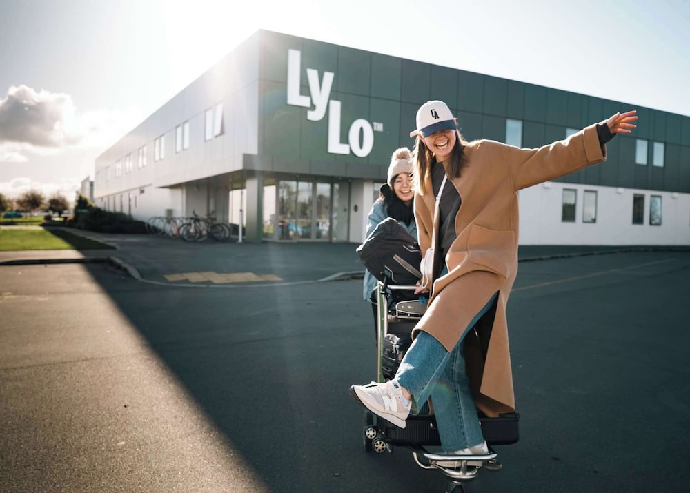 LyLo Christchurch Airport 62/65
