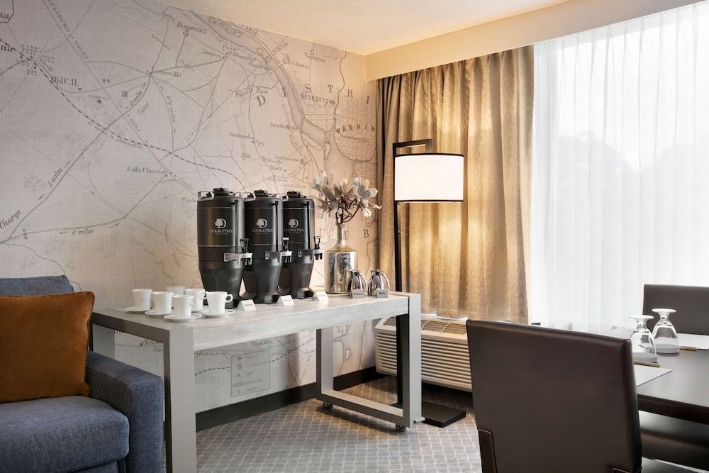 Doubletree By Hilton Mclean Tysons 58/71