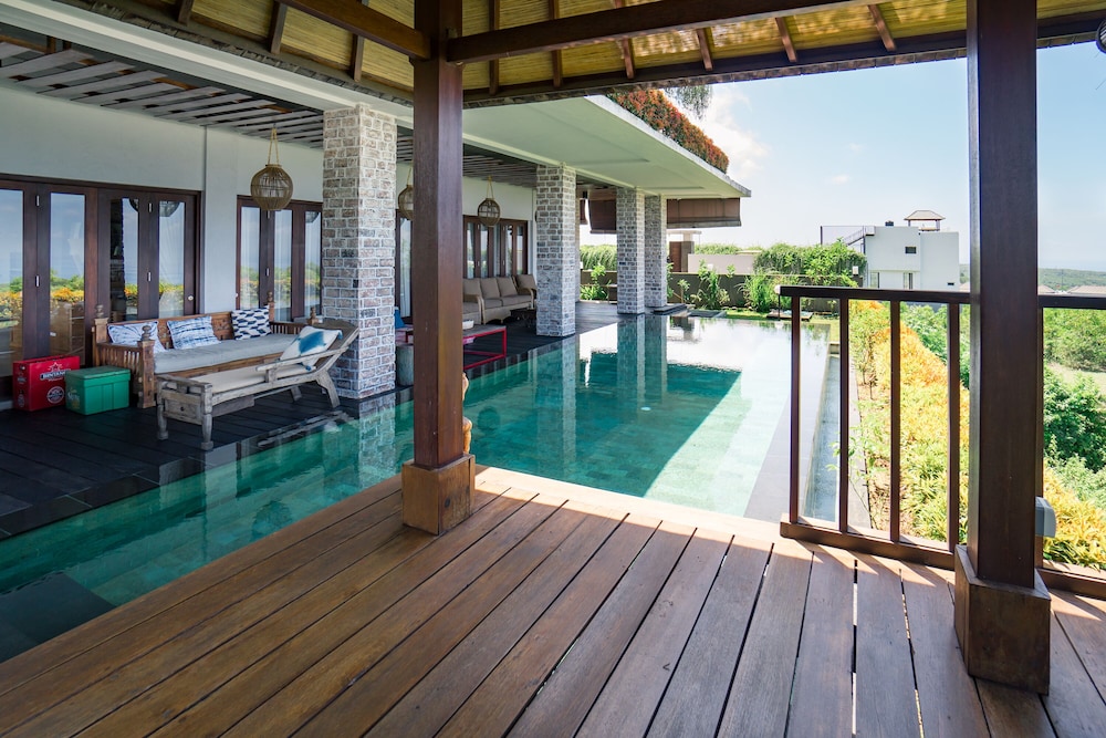 The Ocean Views Luxury Villas & Apartment by ZUZU 40/73