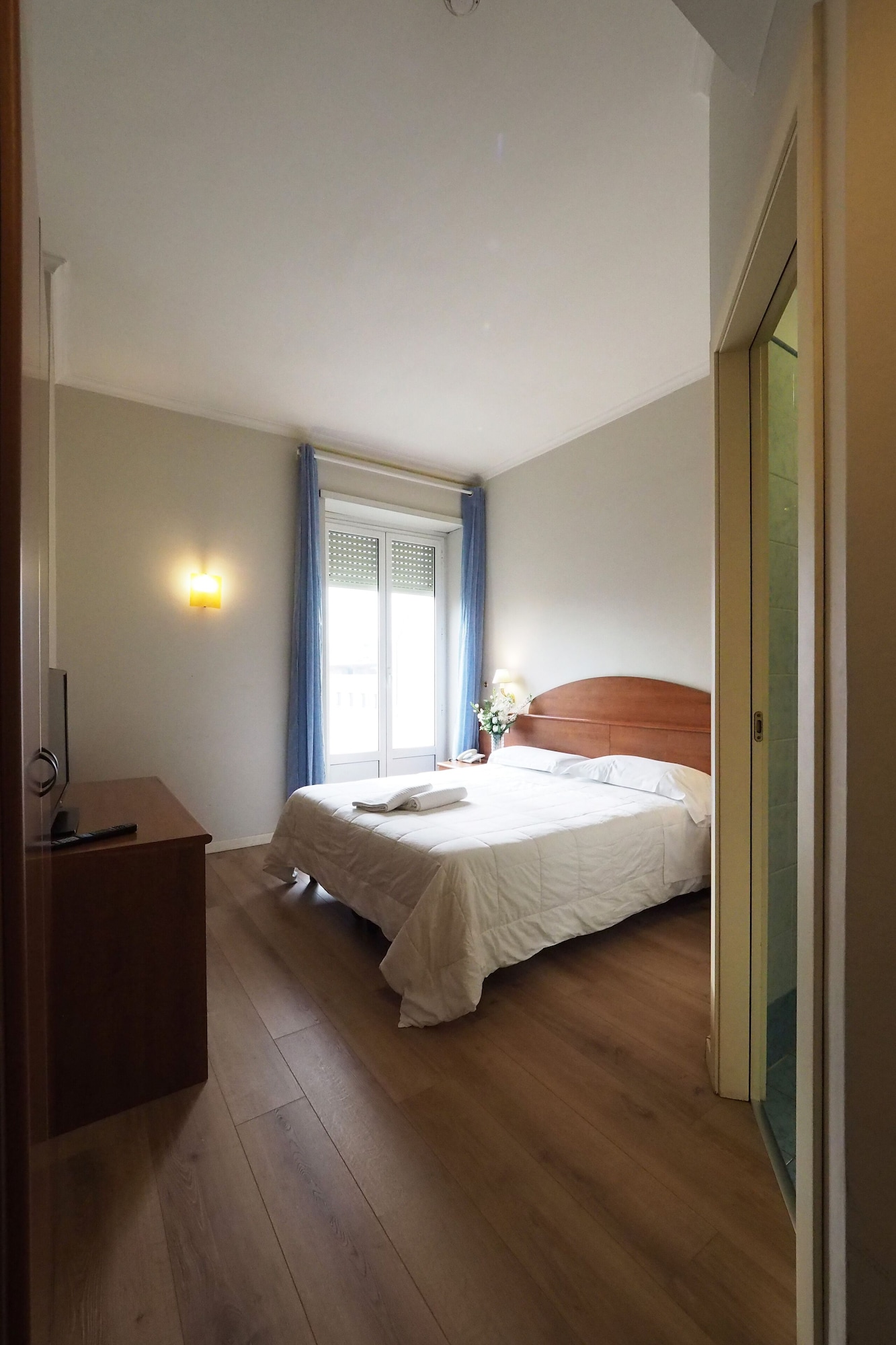 ROOM, DOUBLE BED, BALCONY