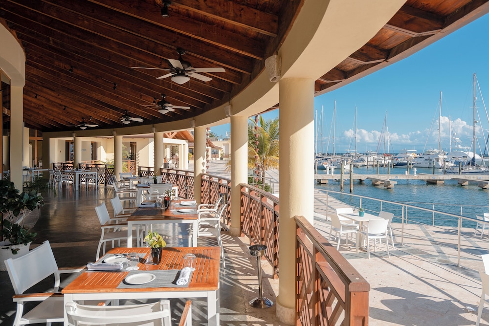 The Bannister Hotel and Yacht Club 37/50