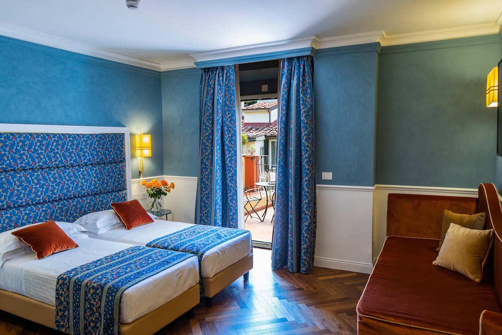 غرفة ثلاثية بسرير مزدوج بشرفة مع أريكة، Rivoli Boutique Hotel 3/10