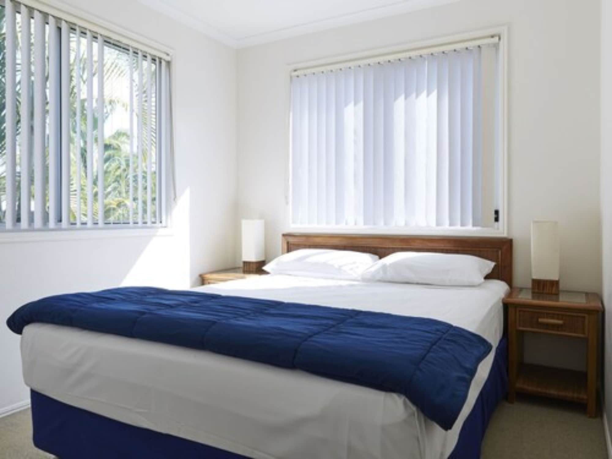 Villa, 1 Queen and 2 Bunk Beds, Pool Side