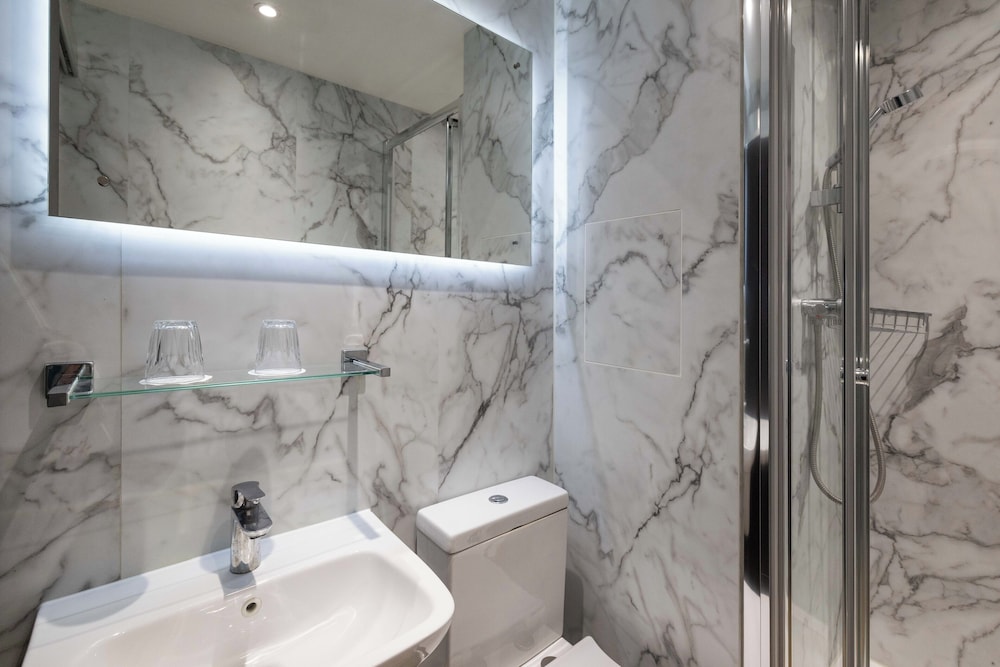 STG Hotel London Oxford Street 143/143