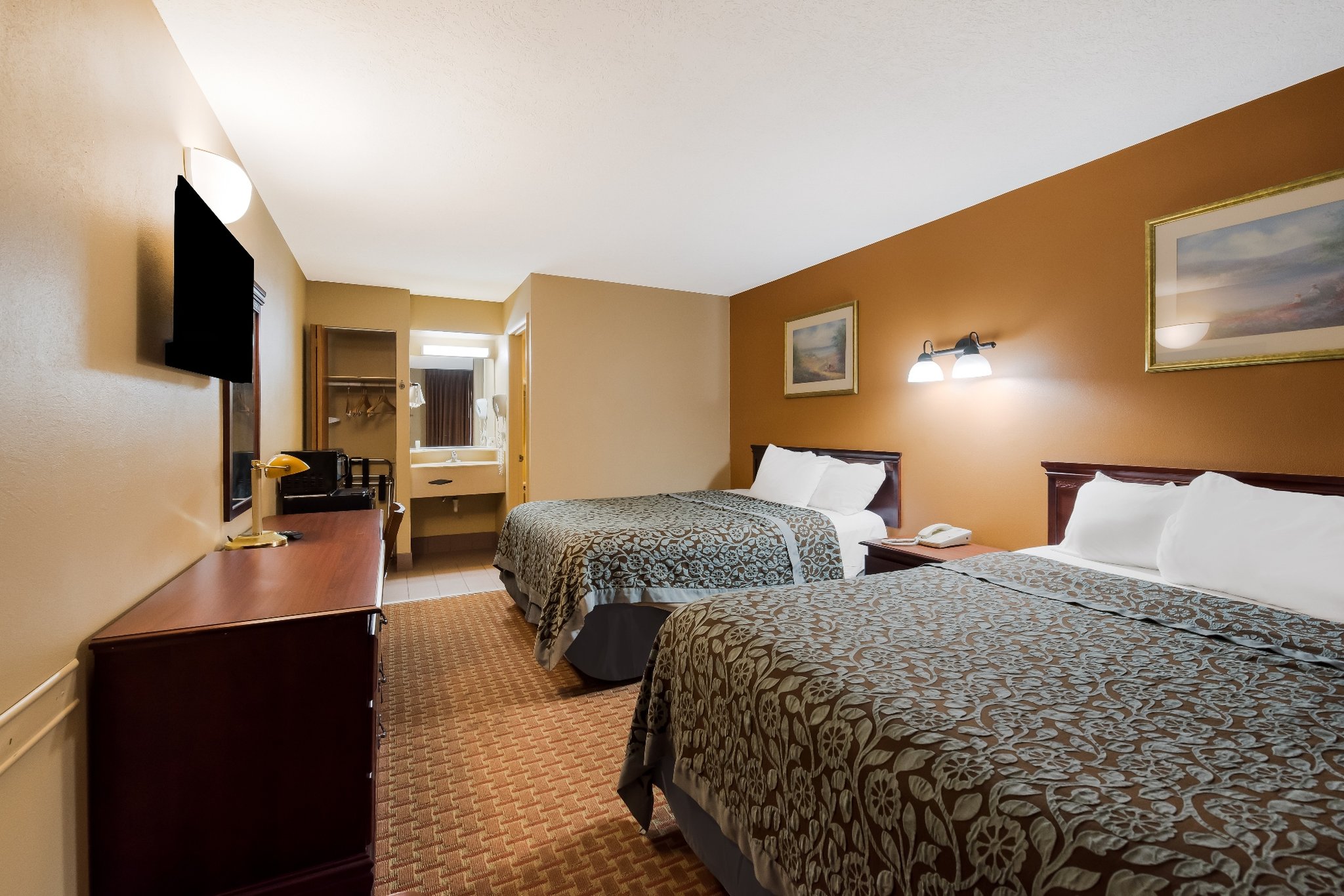 Red Carpet Inn Elkton 8/34