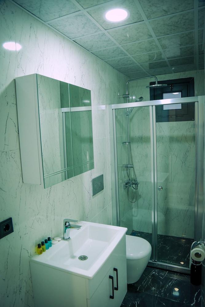 White Golden Suite Hotel 37/40