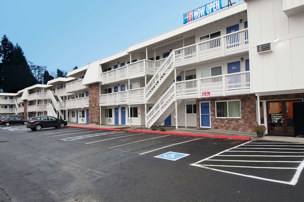 Motel6 Bremerton, WA 23/33