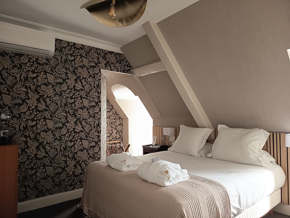Chateau De Sully 15/50