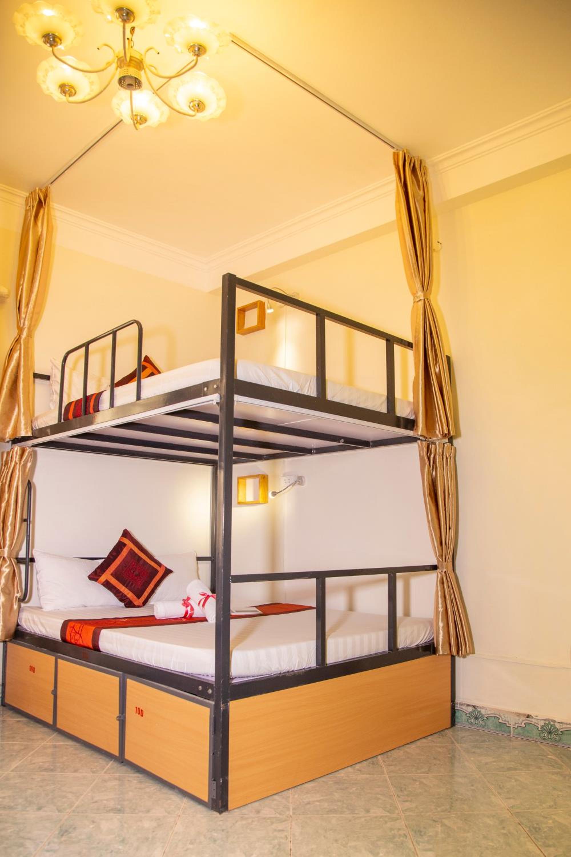 سكن مشترك مختلط بأربعة أسرّة، Hanoi City Backpackers Hostel 2/3