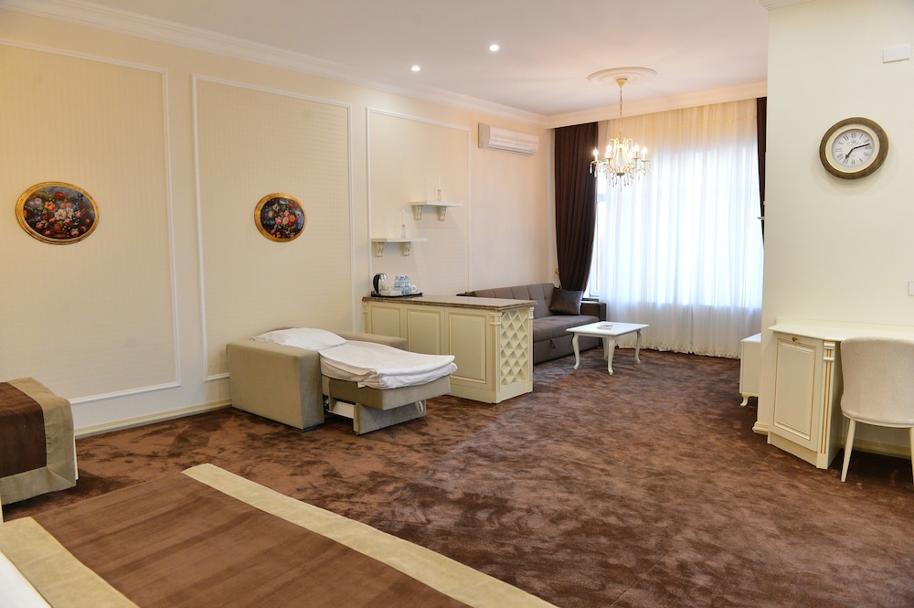 East Legend Hotel 16/50