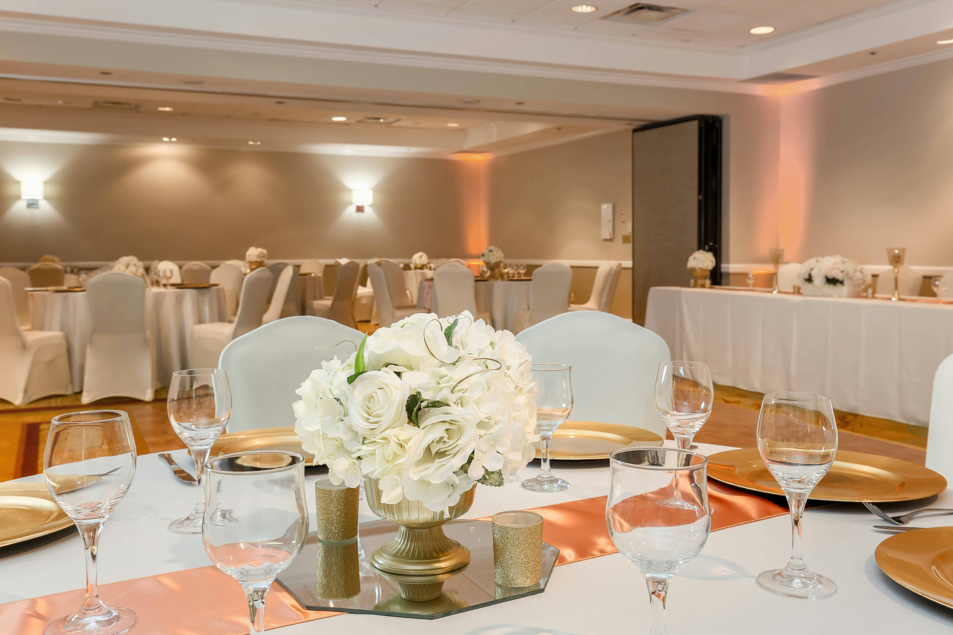 Sheraton Suites Market Center 34/49