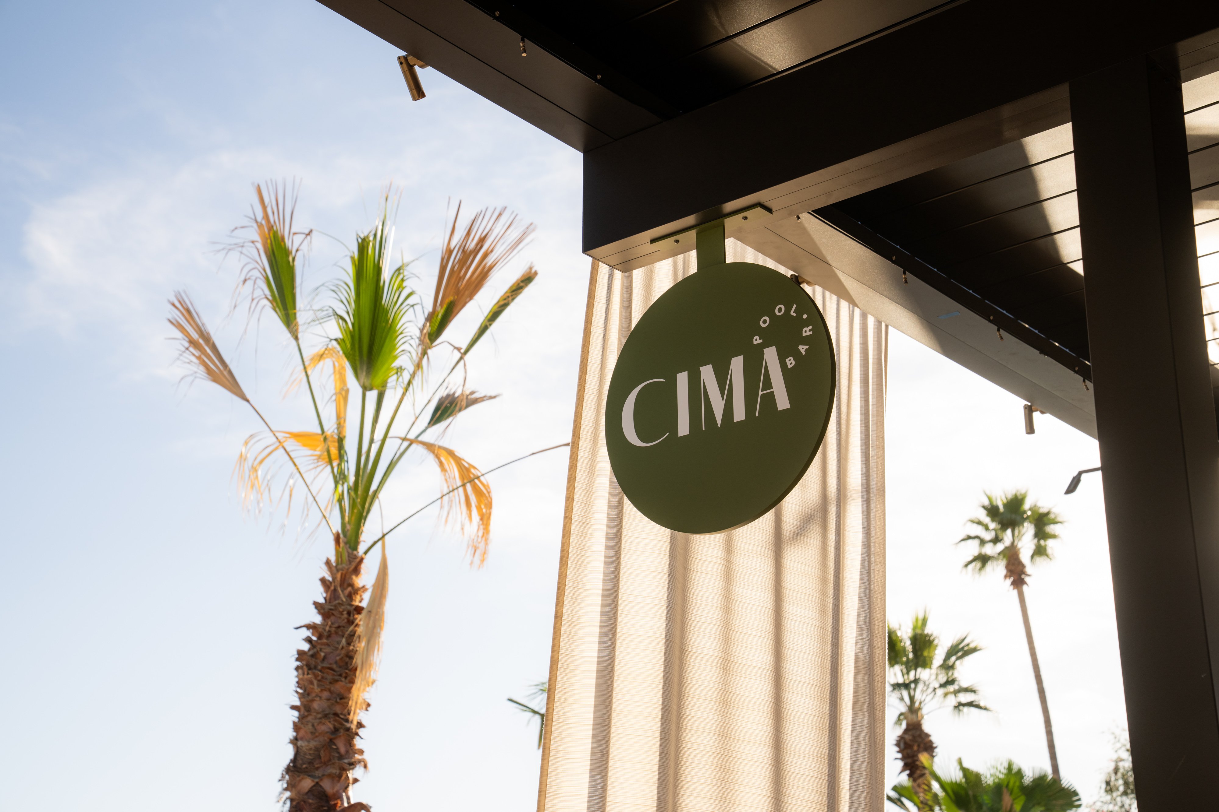 Kimpton Miralina Resort and Villas by IHG 4/84