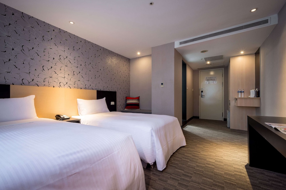 BUSINESS, TWIN BEDS