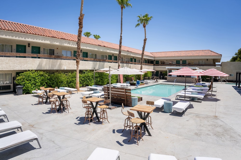 Infusion Beach Club 47/57
