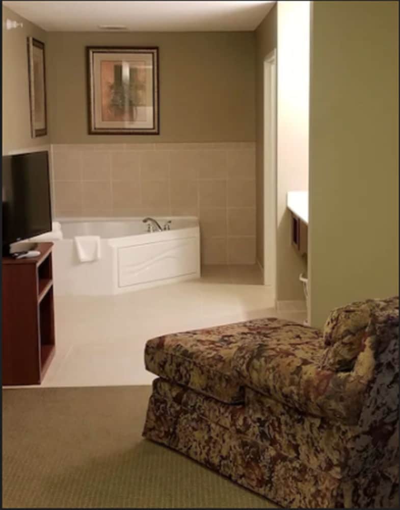 GrandStay Hotel and Conference 8/49
