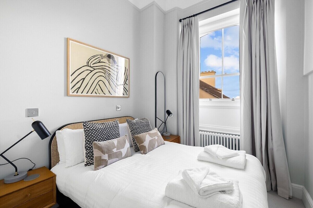 1 Elliot Terrace 14/50
