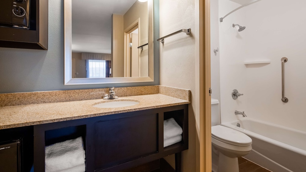 Best Western Newport Inn 20/43