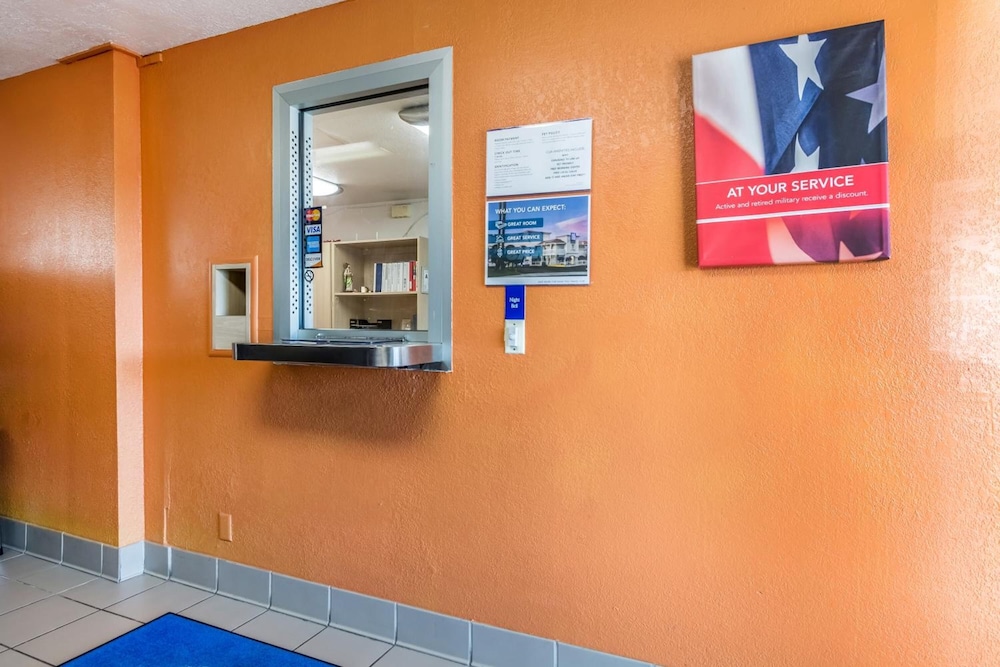 Motel6 Lumberton, NC 27/41