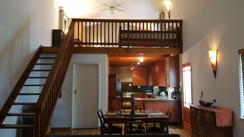 Six Valk Avenue Self Catering Guest House 5/50