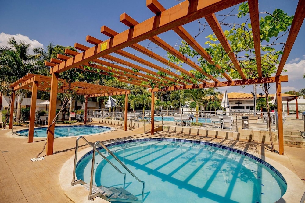 Diroma International Resort Via Caldas 26/49
