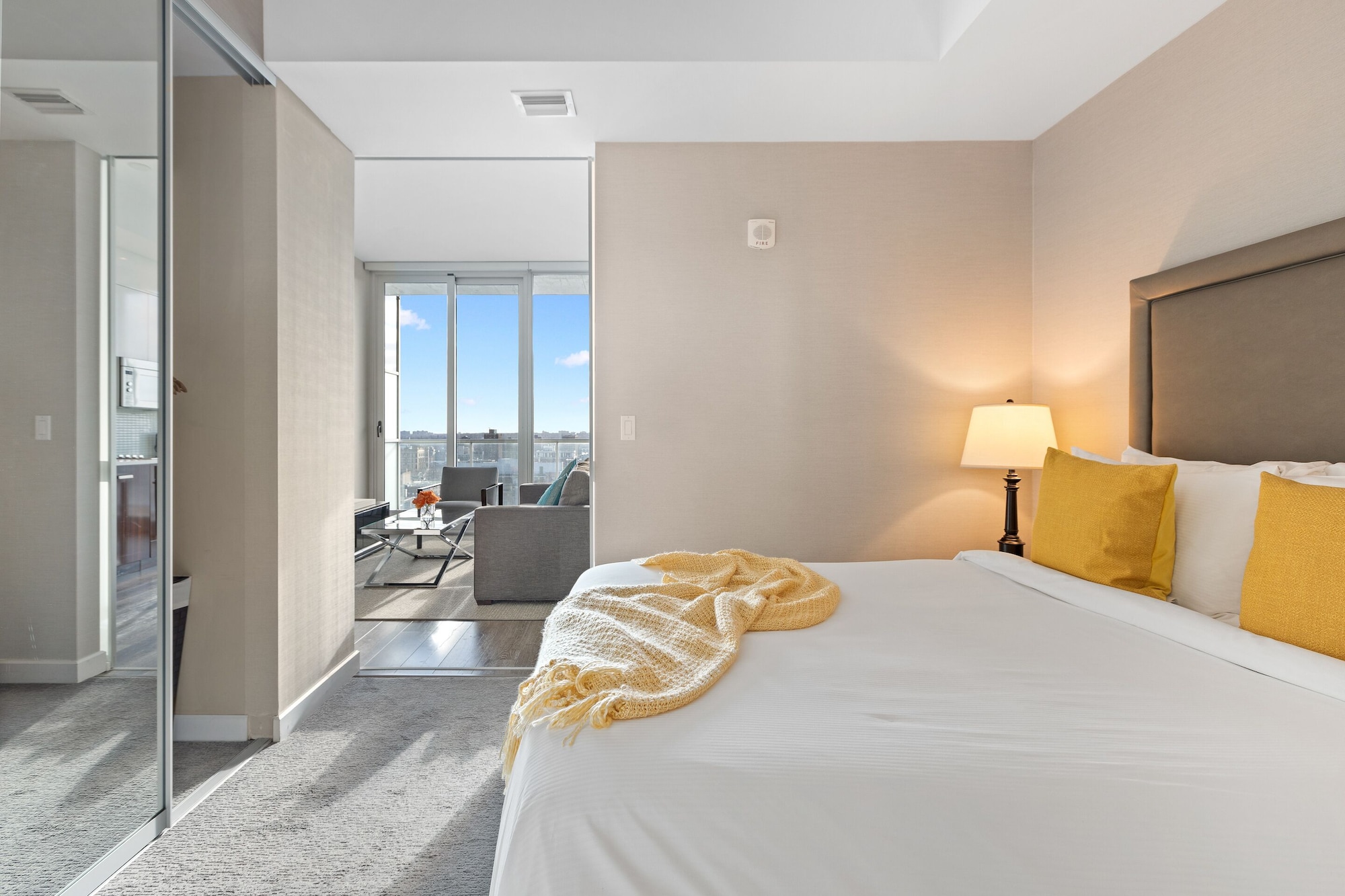 1 BEDROOM, SUITE, QUEEN BED
