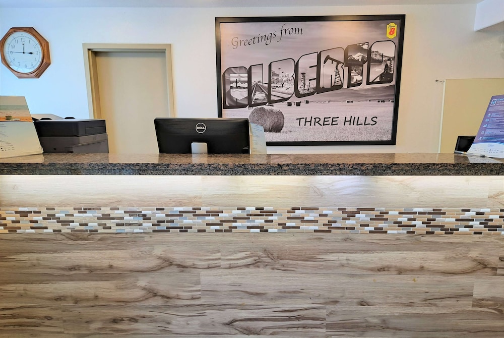 Super 8 By Wyndham Three Hills Ab 3/36