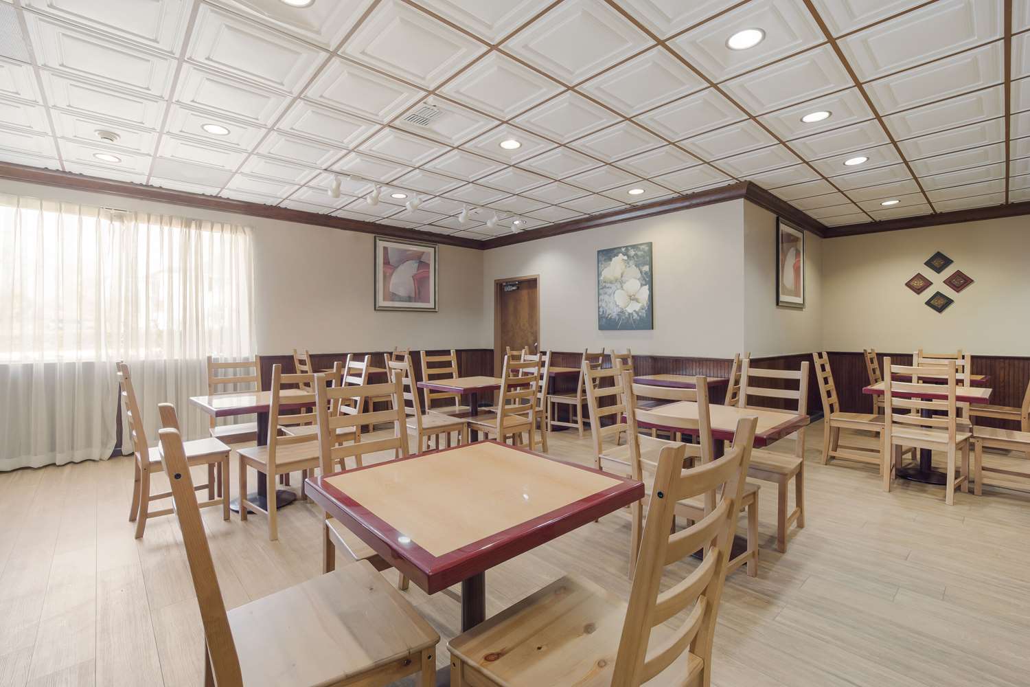 Quality Inn and Suites Conference Center Statesboro Historic District 26/33
