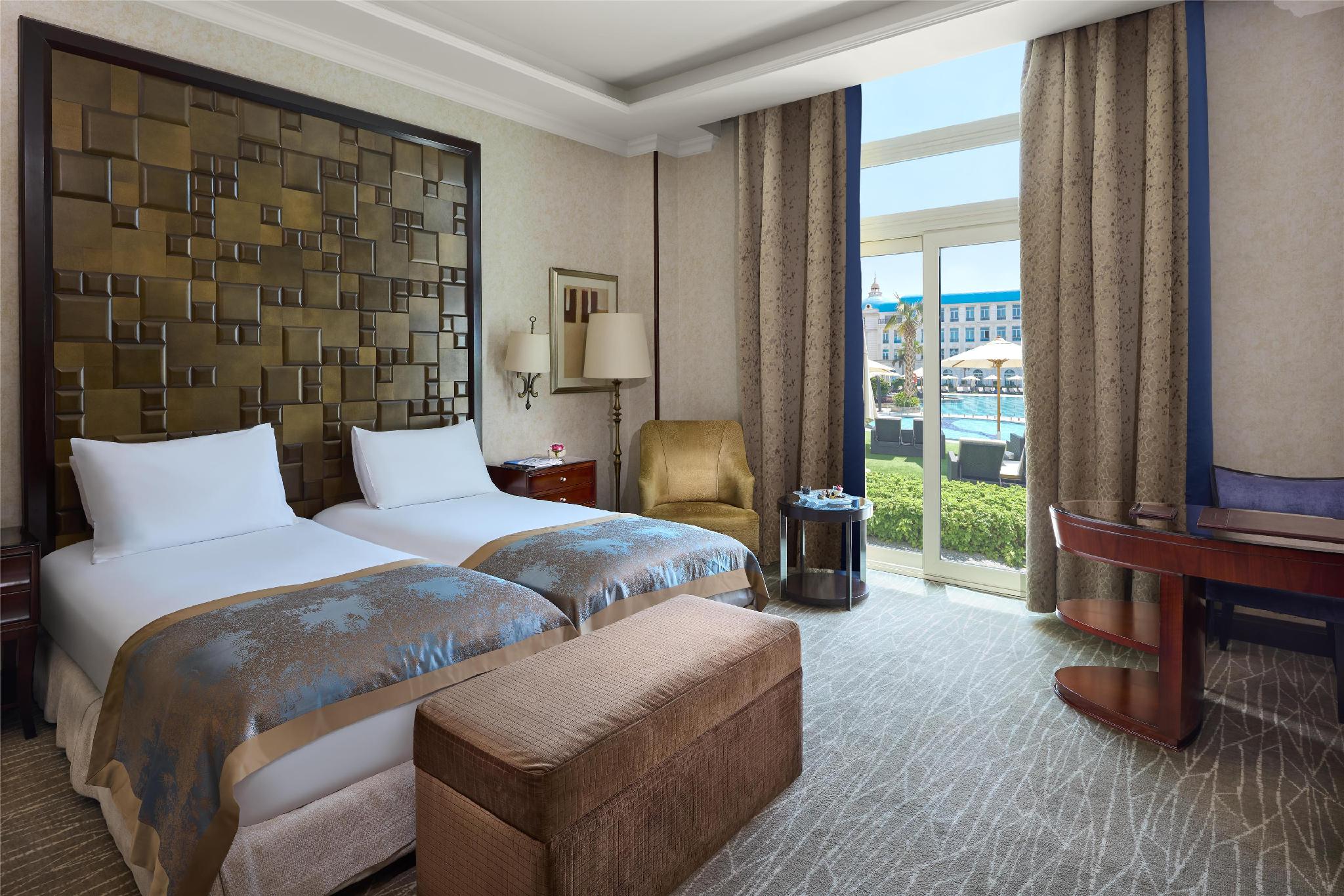 Grand, Deluxe, Twin Beds, Pool View