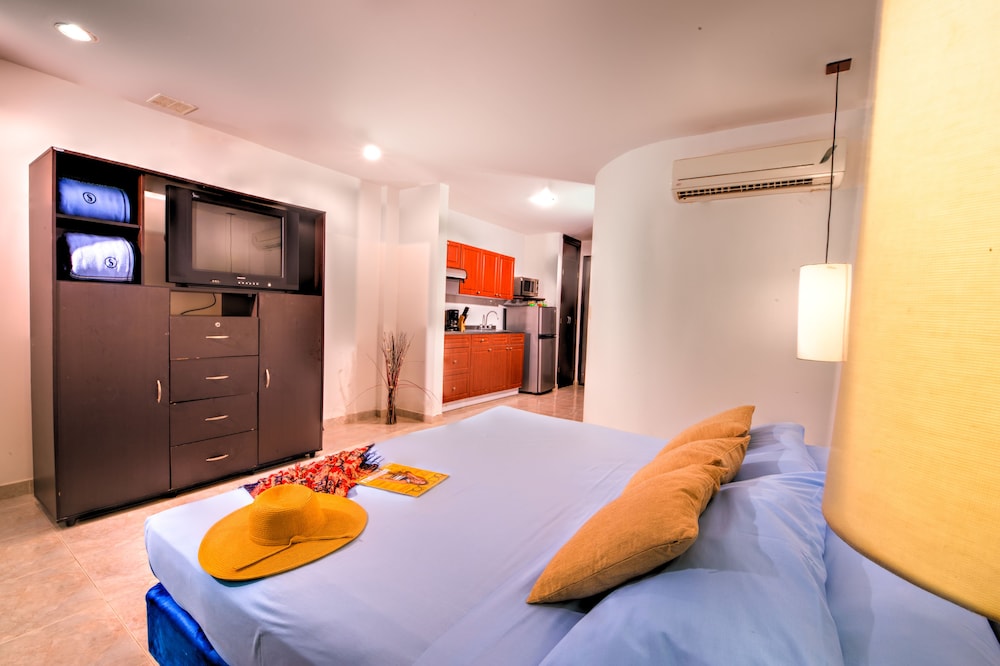 Santorini Hotel And Resort 49/87