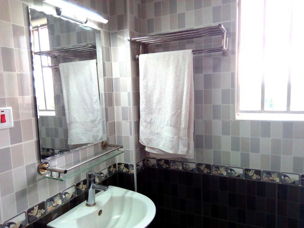 Bella Shared Apartment 7/8