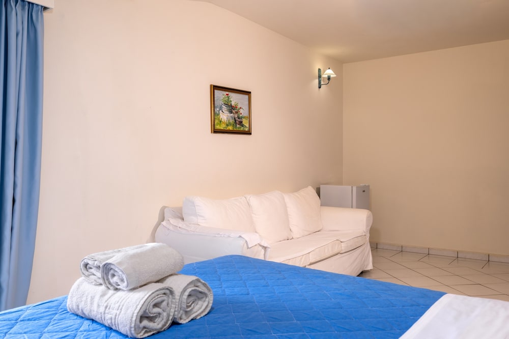 Porto Koukla Beach Hotel 31/89