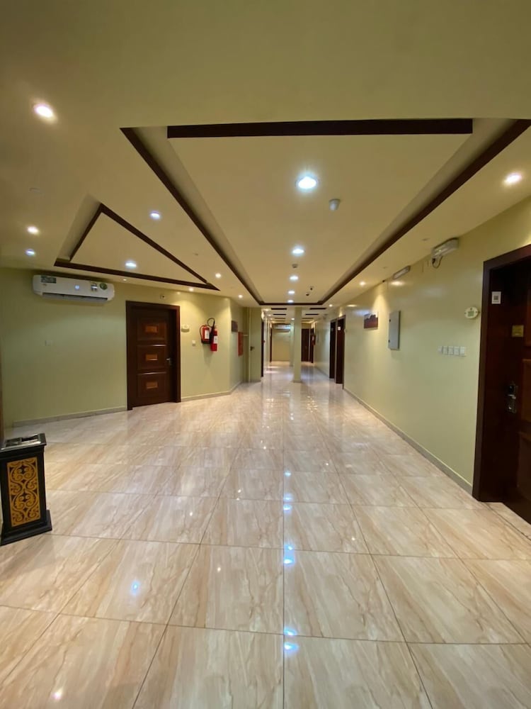 ديار البساتين للشقق الفندقية(Diyar Al Basateen Hotel Apartment) 15/17