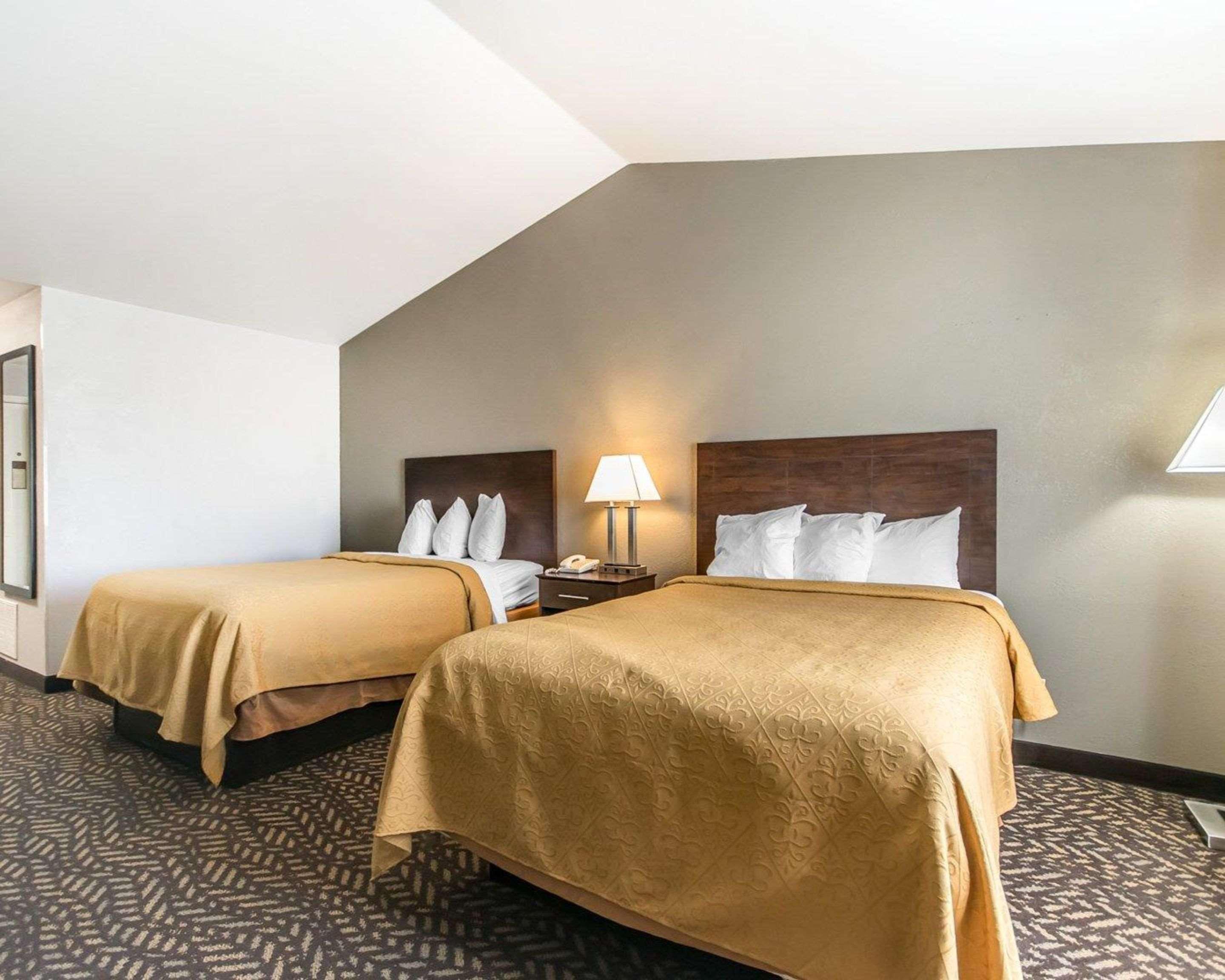 Upgrade, Efficiency, Business, 2 Double Beds, Quality Inn Suites University Airport 2/2