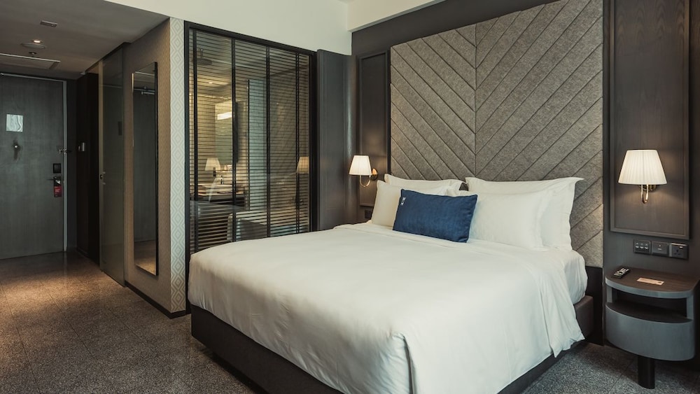 WEIL Hotel 10/56