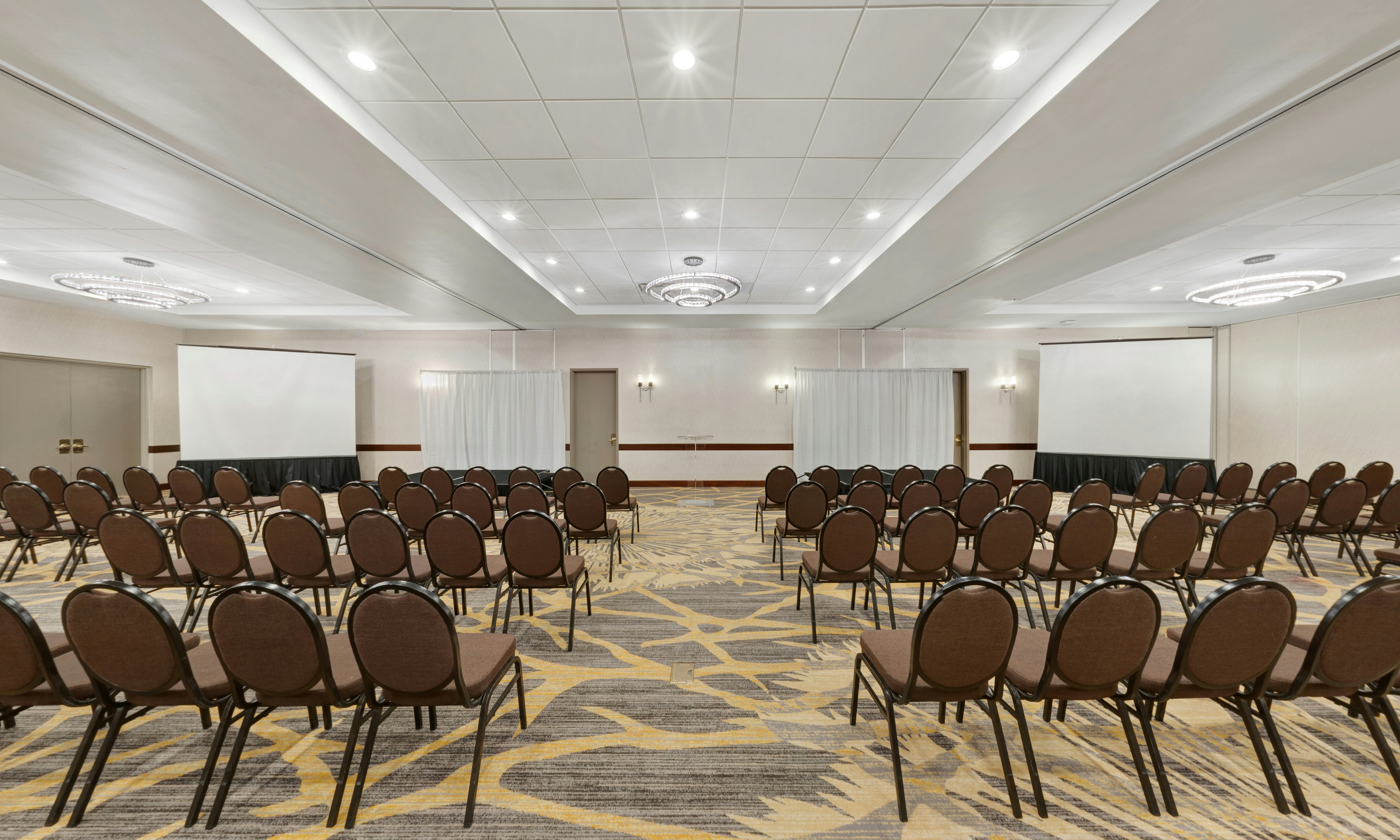 Embassy Suites By Hilton Milwaukee Brookfield 68/81