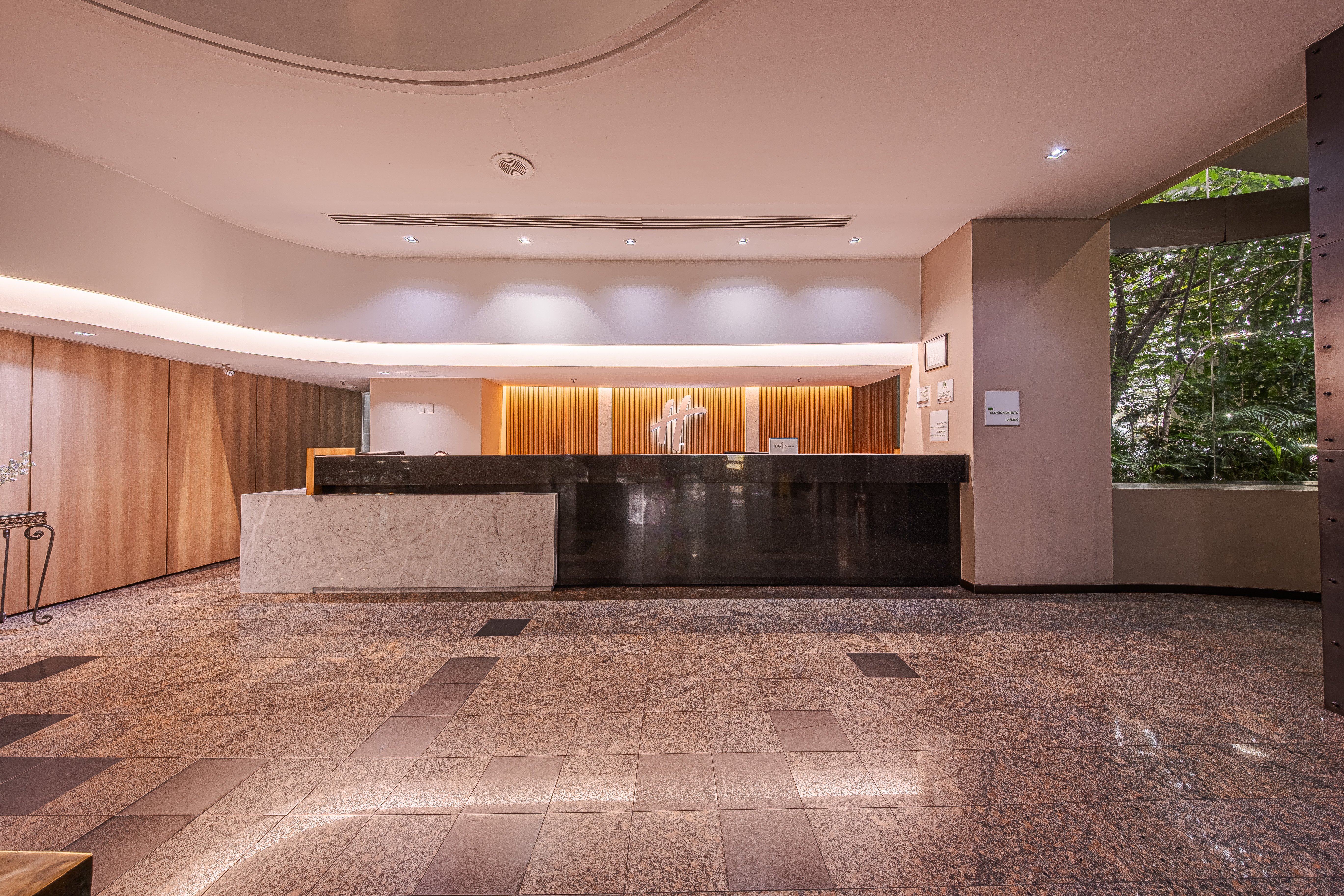HOLIDAY INN SELECT GUADALAJARA 10/72