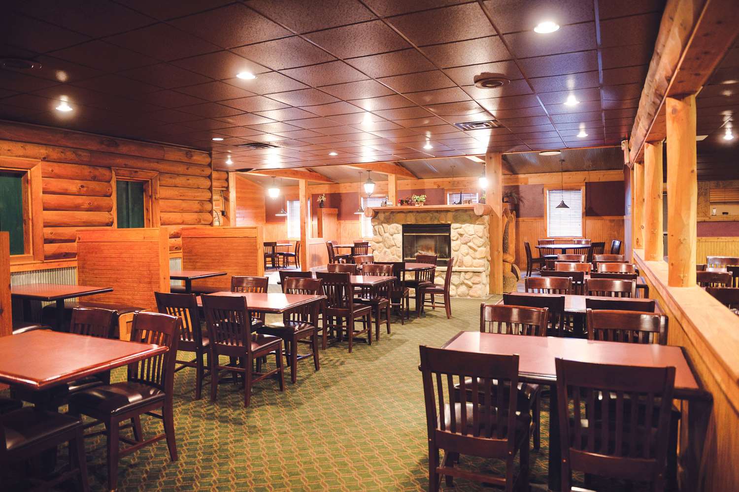 Quality Inn and Suites Ames Conference Center Near ISU Campus 32/48