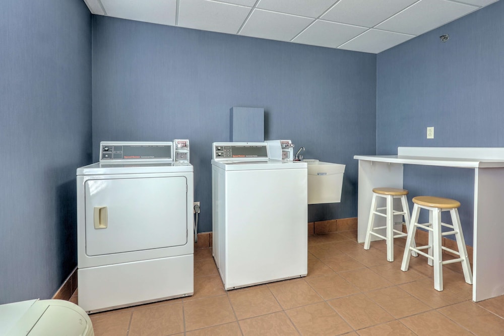 Hampton Inn Batavia 21/37