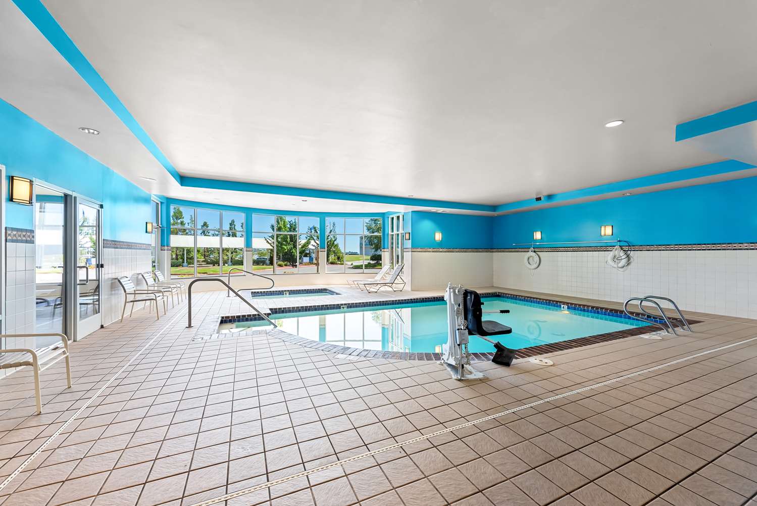 swimming pool spa