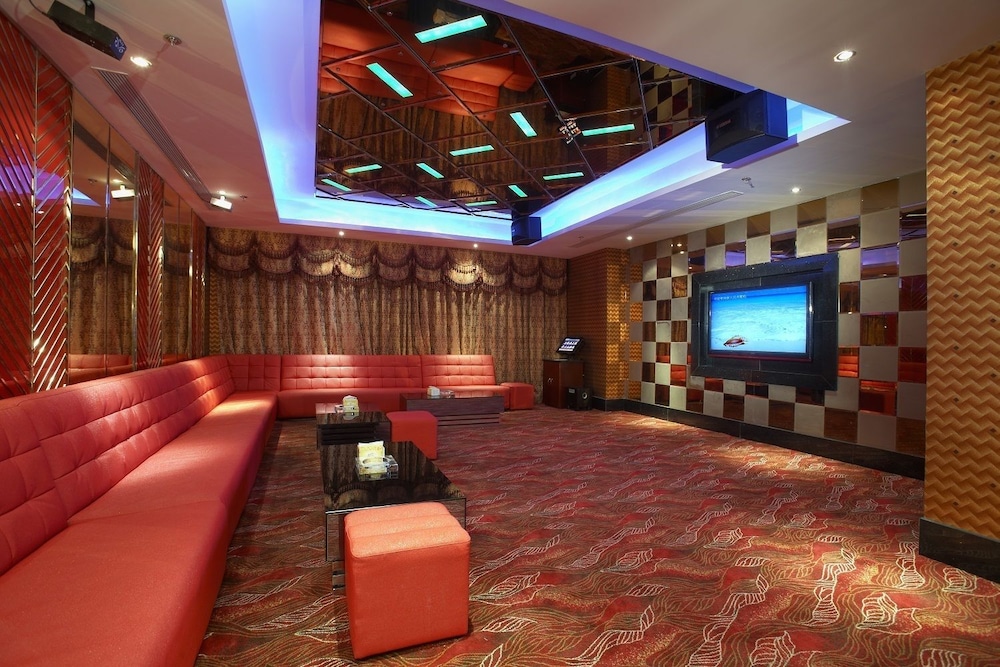 Jinjiang Inn Select Fengxian Baolong Square Canal North Road 23/24