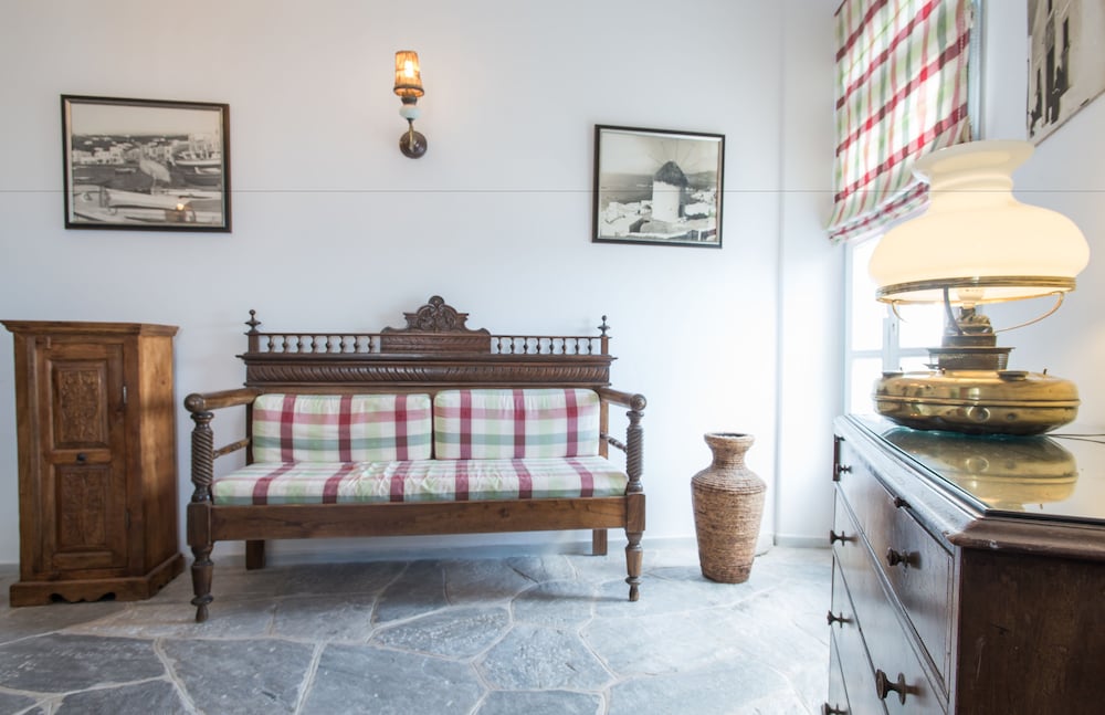 Mykonos Adonis Hotel 10/76