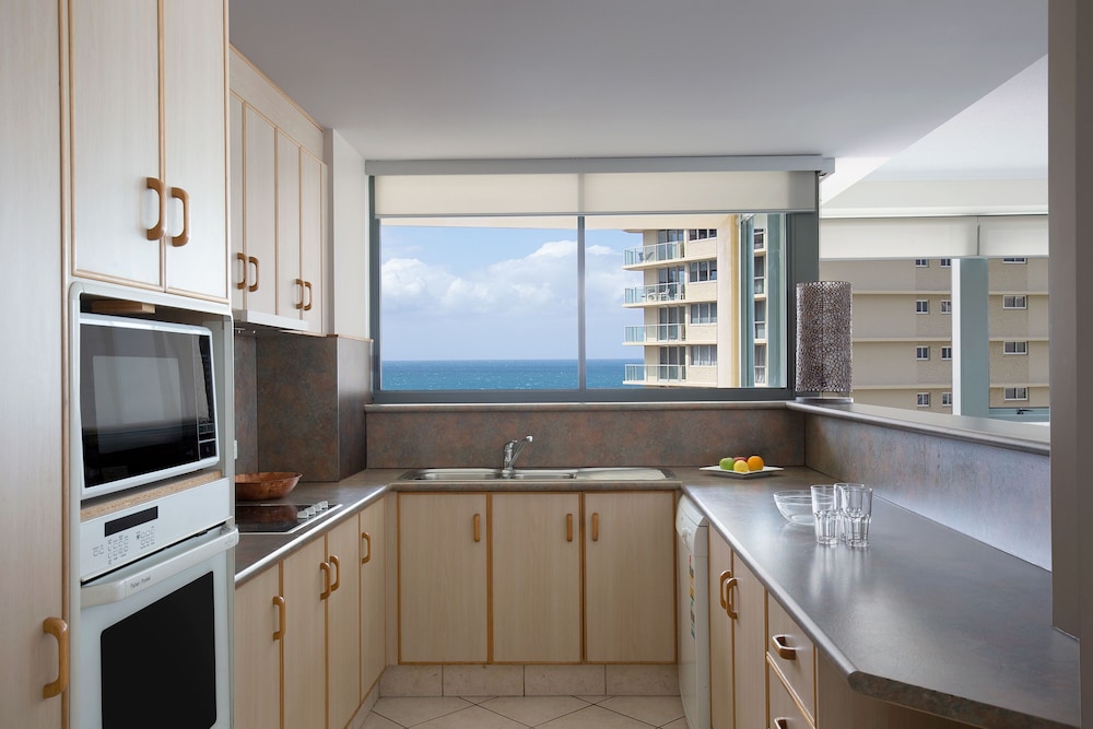 Mantra Sun City Surfers Paradise 42/64