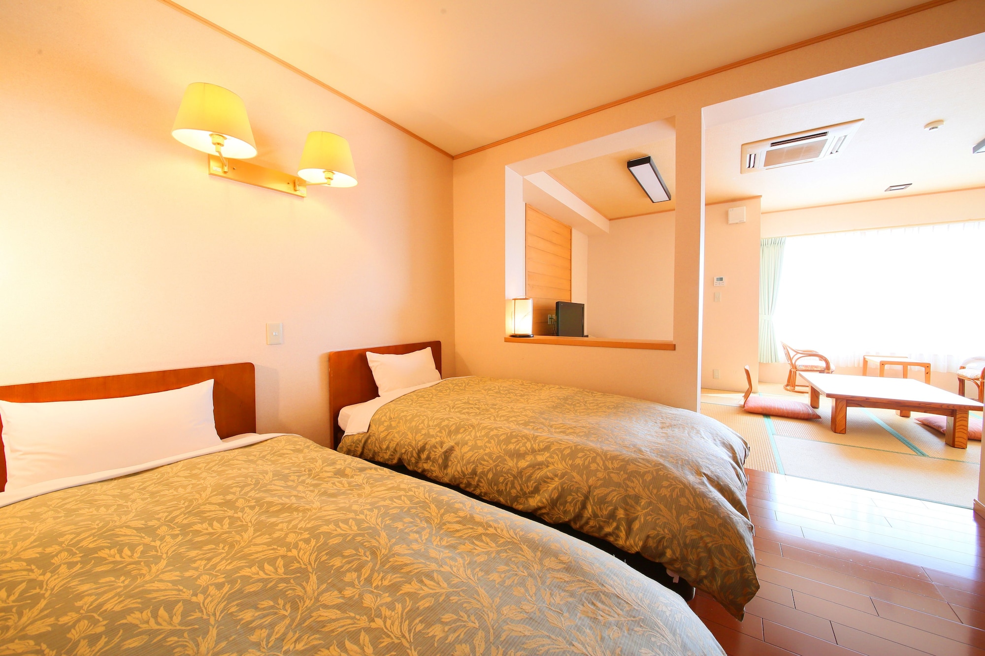 JAPANESE WESTERN, TWIN BEDS, MOUNTAIN VIEW