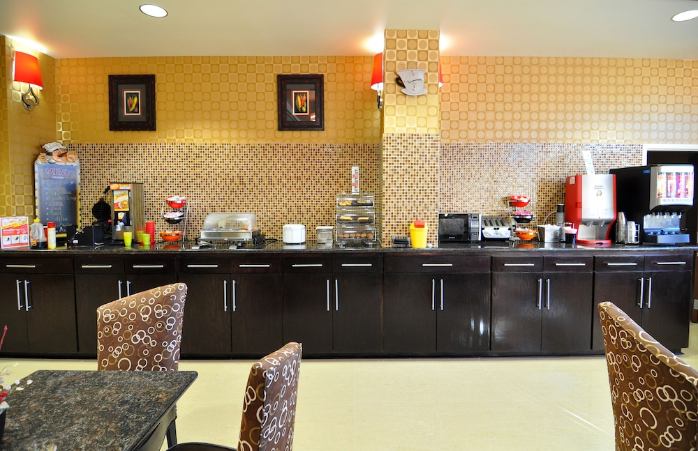 Best Western Plus JFK Inn & Suites 43/49