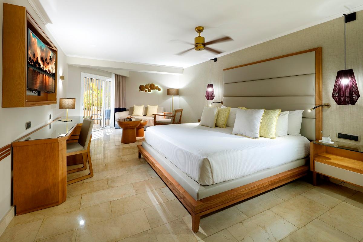 Deluxe, King Bed, Beach Front