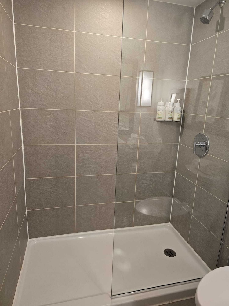 Country Inn and Suites By Radisson Belleville ON 49/49